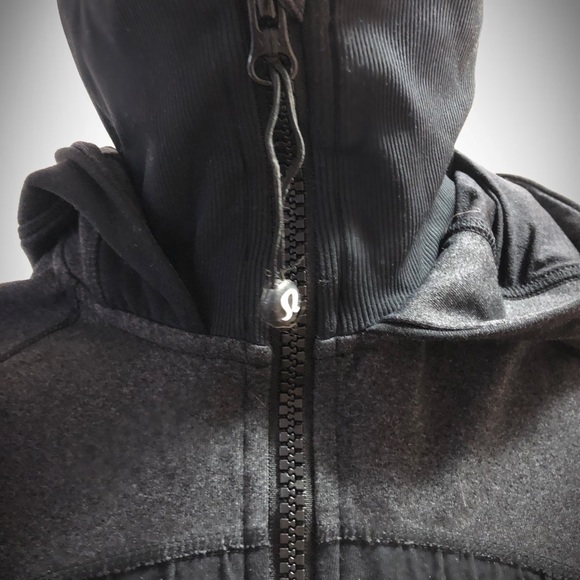 Lululemon speed jacket - perfect for spring ! - Picture 3 of 3